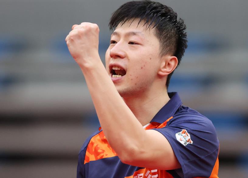 长脖子爸比说|梁靖崑3-1大逆转+封神!带队夺冠力压马龙王楚钦,刘国梁就在场边