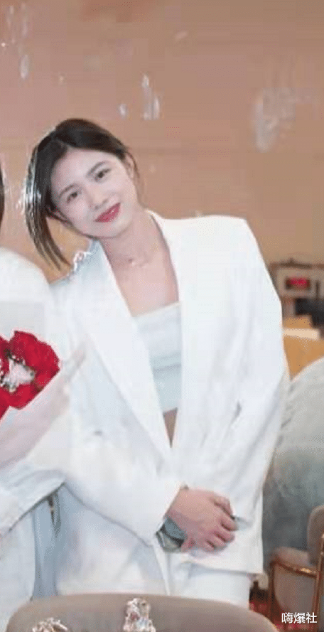 汪峰|汪峰16岁女儿出道?继承父亲的才华,不仅能作词作曲,还能唱能跳