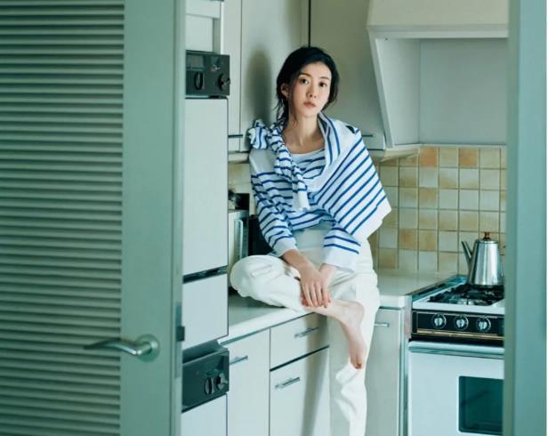 奶球妈咪聊|日杂精选的“初秋”穿搭:简单点,更有韵味