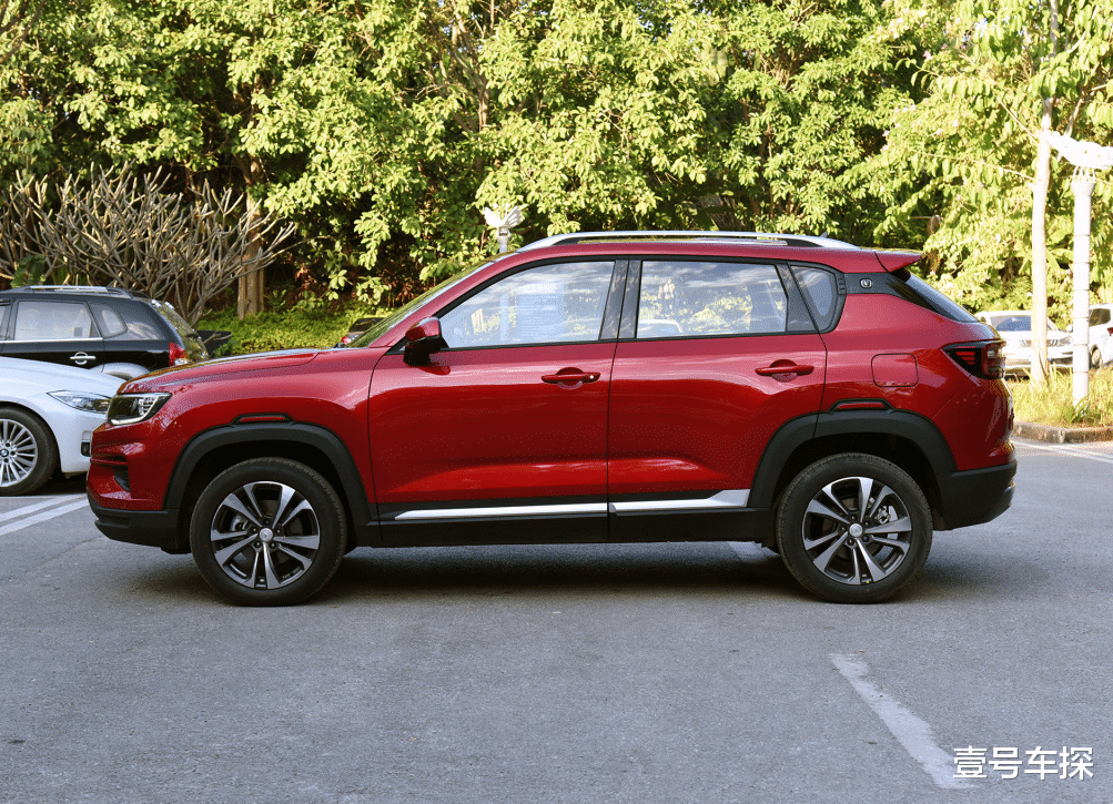 SUV|预算8万，别乱买国产SUV，这三款可考虑，宝骏、吉利、长安各一款