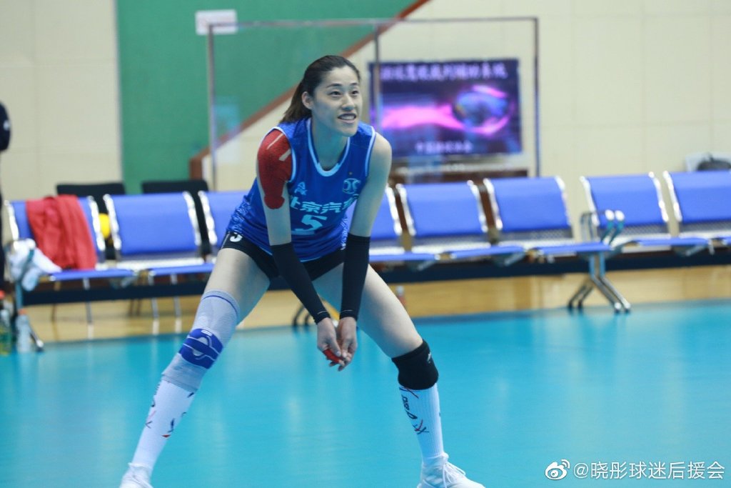 東京奧運(yùn)會(huì)|英雄遲暮！中國(guó)女排再輸球她更顯落寞，與東京奧運(yùn)會(huì)或已漸行漸遠(yuǎn)