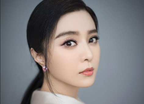 范冰冰|范冰冰又曝新情况，被卷入跨境交易丑闻，圈内人揭露真实近况澄清