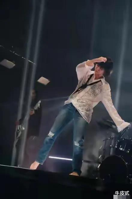 孙燕姿|“情歌天后”孙燕姿：才43岁就尽显老态，为何她会衰老这么快？