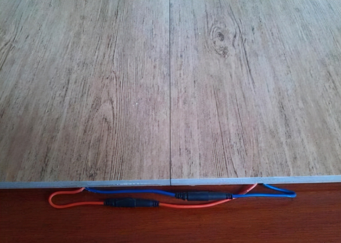 若再装修就别再用地暖了，换成这种省时供暖效果好，美观省层高