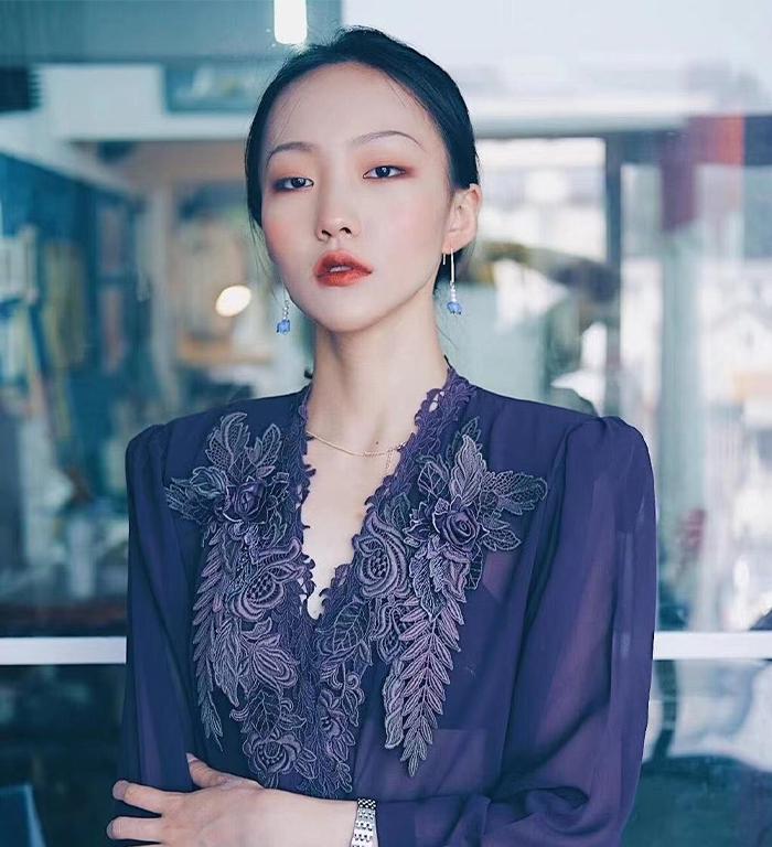 短视频|秃头贝勒爷邵雨轩，真实身份惹争议，网友：是邵氏集团继承人？