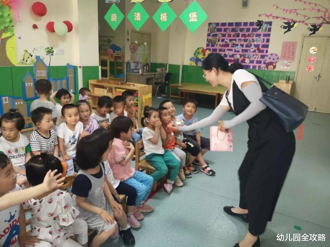 幼儿园全攻略|幼儿园最没用的防拐演练,“人贩子”次次得手,本身设计就不合理