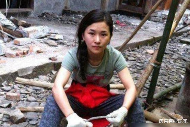 “谁出40万救我爸,我嫁给谁”,95后河南姑娘冯双双,如今怎样了
