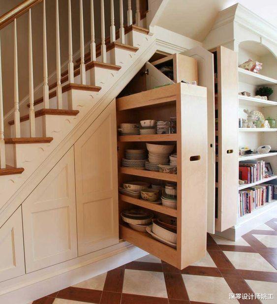 深零设计师姚工|我从来没后悔过，楼梯下做竖排收纳，能抵得上至少一个小型功能区