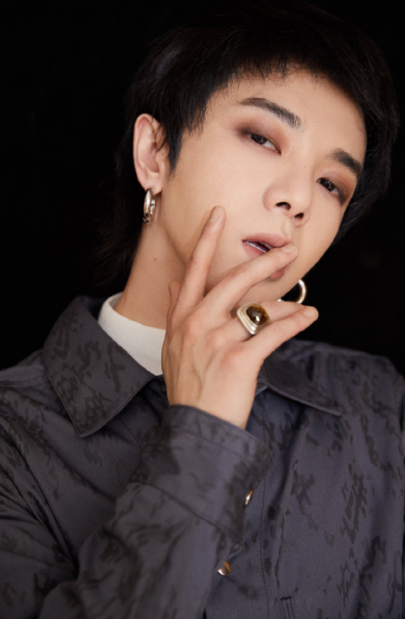 王一博|三千万顶流露蛛丝马迹，让李易峰王一博挡枪，曝出来得被饭圈骂惨