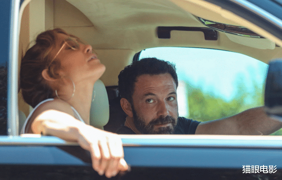 詹妮弗|52岁詹妮弗状态太好，一个动作大本秒变迷弟，网友：女明星和保镖