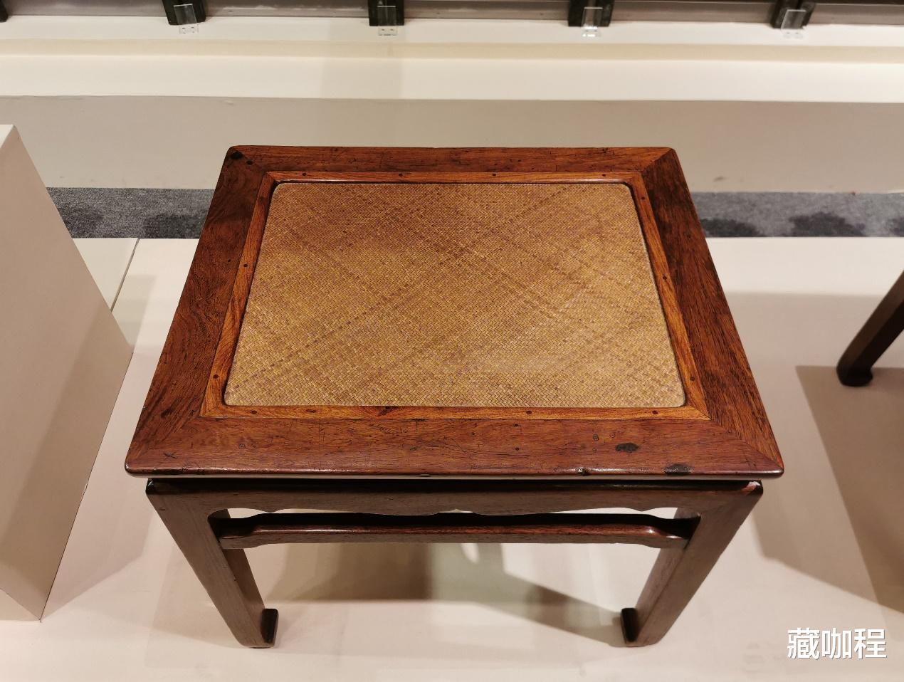 |不起一线任平素，黄花梨长方凳牙条壸门形