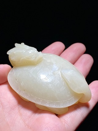 和田玉籽料|清 和田玉籽料 白玉 龙龟 摆件 把件 纸镇