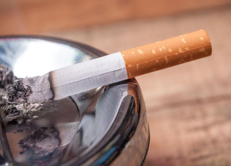 脑梗|43岁男子脑梗离世，医生叹息：晨起常做\一事\，血管迟早水泄不通