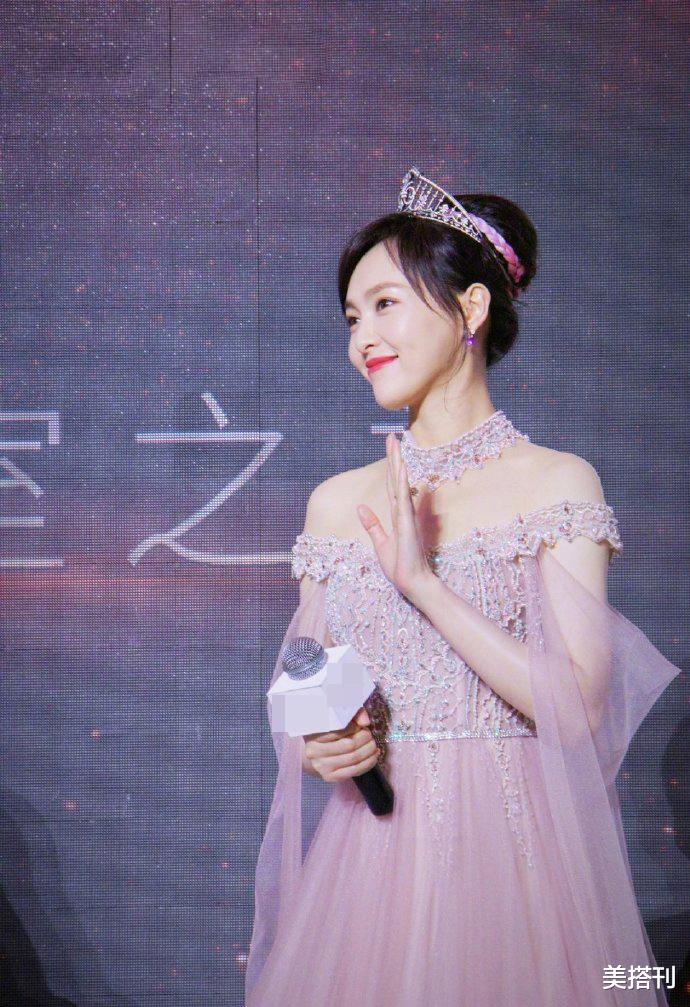 唐嫣|糖糖公主来了！唐嫣粉纱裙配王冠变小仙女生图好绝，网友：糖不修