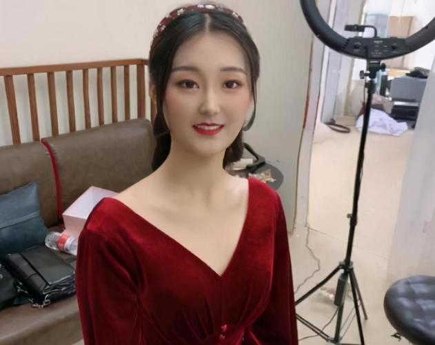 张含韵|离婚后，陈亚男再回朱楼村，给朱小伟未来的“对象”上了一课