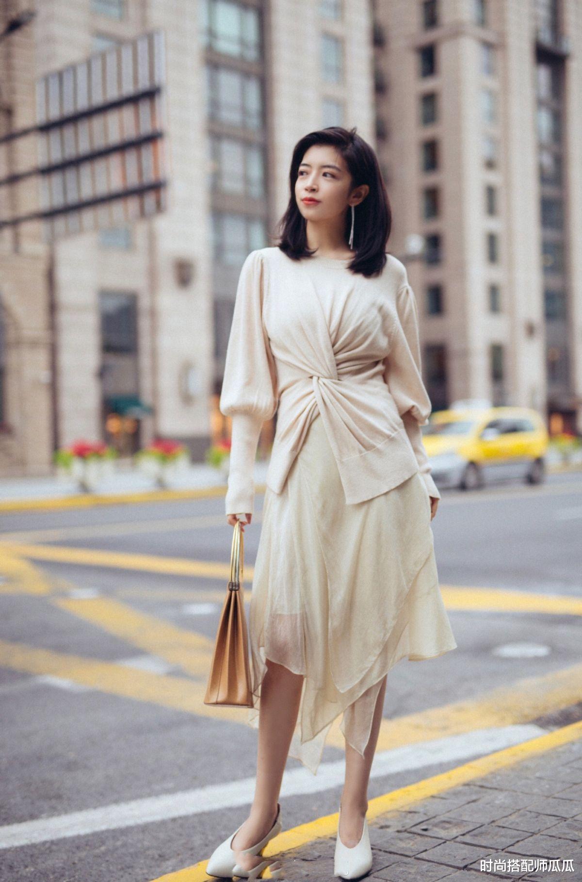 时尚搭配师瓜瓜 今年火了一种裙子,叫“奶油裙”,温柔有气质,学三木这样穿真美