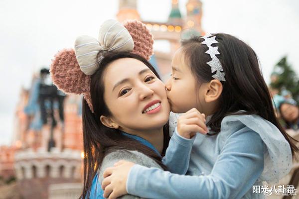 黄奕|6位“绝望主妇”现状，4位选择重生，1位死守，最后这位要把女儿送监狱