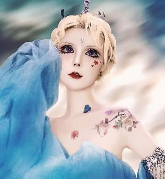 整容|“真人芭比”迪丽拉为证没整容，直播间现场卸妆，素颜把我看愣了