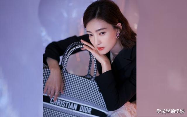 斛珠夫人|素颜女神王丽坤，颜值和演技并存为何现在还没火起来，到底差在哪