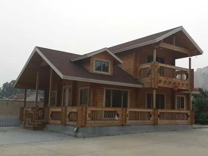 农村别再自己盖房了！如今流行让工厂做，做好一装就是别墅，真牛