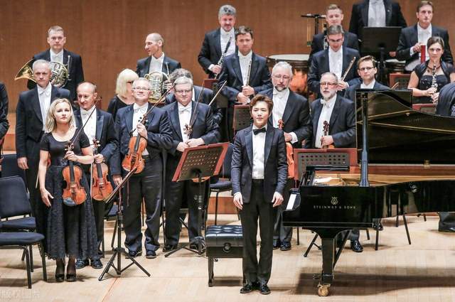 李云迪|李云迪，不要再傻下云了，像个成年人一样吧