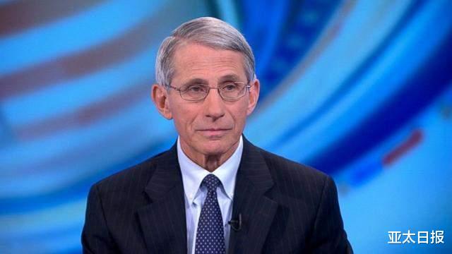 艾滋病 “美国钟南山”说自己患有艾滋病创伤后应激障碍，谈到病人落泪