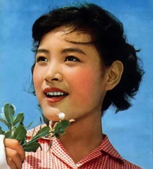 谭谈交通|著名演员陈冲发长文悼念母亲引发网友怒怼：孝心不是用来作秀的