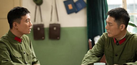 李幼斌|《王牌部队》最大亮点是李幼斌？给两位流量小生做配，师长很圈粉