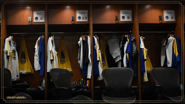 斯蒂芬·庫(kù)里|庫(kù)里都怕他！才30歲啊！他就要說(shuō)再見(jiàn)，詹皇真喜歡他，湖人可惜了