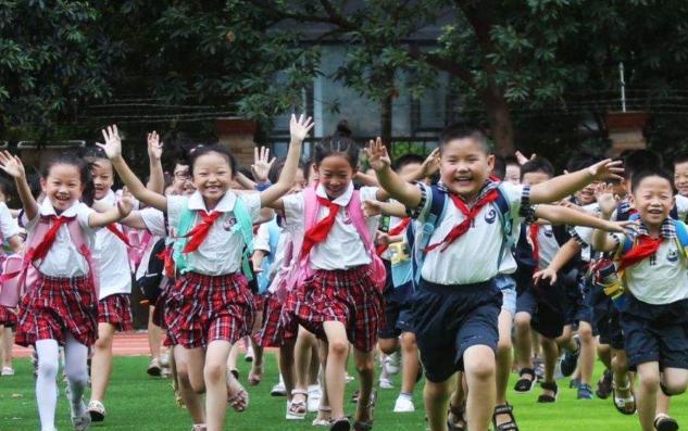河北|教育局下发通知，河北公布中小学的放假时间，学生心情各不相同