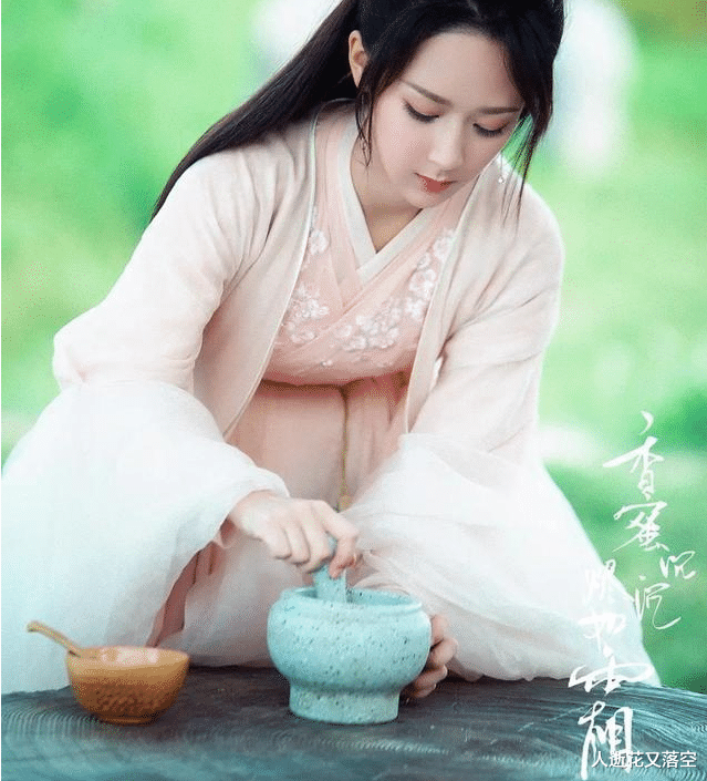 香蜜沉沉烬如霜|为什么《将夜》两部曲的播放量没有《香蜜沉沉烬如霜》的高呢？