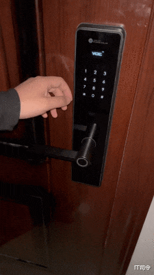 智能門鎖|一握開啟智能生活，體驗超值指紋鎖 榮耀VOC智能門鎖X6