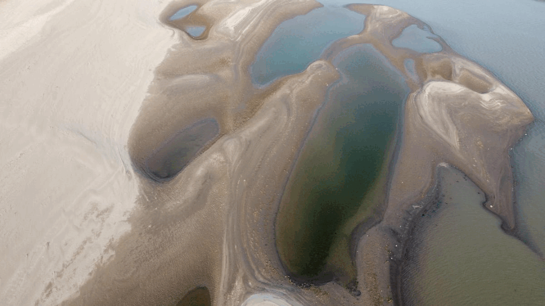 翡翠|江心“小路”?翡翠沙洲?长江江底“浮”起来了