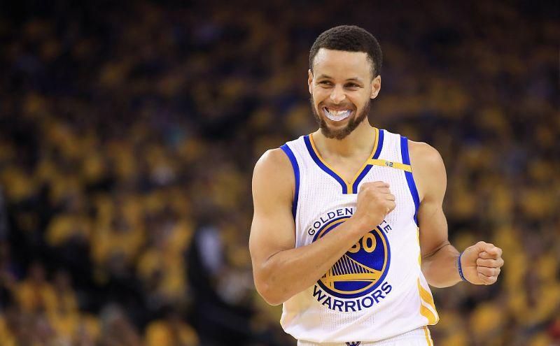 控球后卫|假如NBA控球后卫，一个场均18+12和一个25+5+5，哪个更抢手？