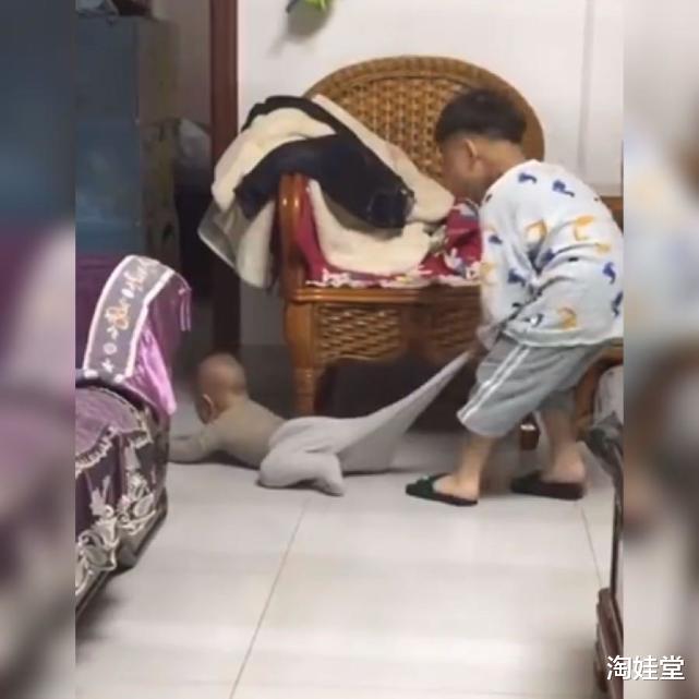 淘娃堂|10岁男娃哭求母亲留下胎儿,逢产检必陪同,看过检查结果才放心