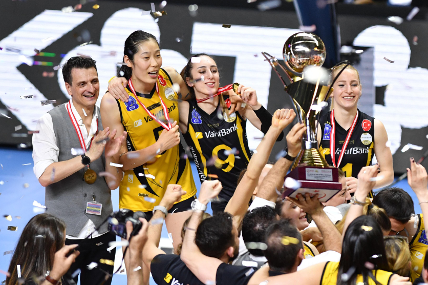 朱婷|曝朱婷拒绝160万欧报价,或在明年初再留洋,瓦基弗续约两大主攻