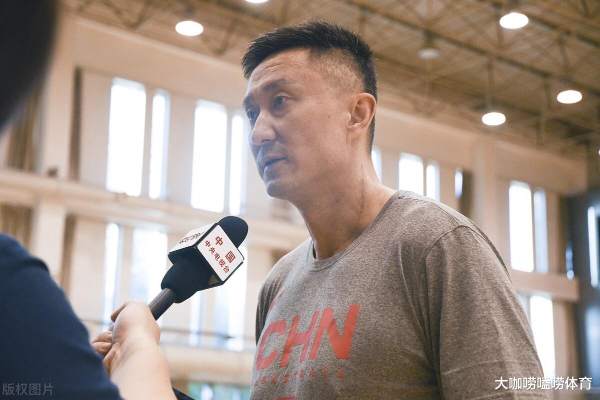 中国男篮|就在刚刚！中国男篮又传坏消息，多名球员集体退出国家队