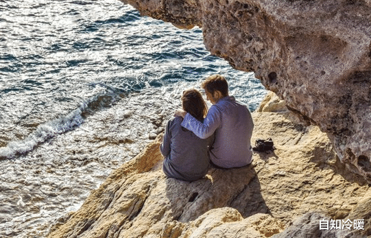 自知冷暖|男女亲吻时，女人喜欢听的情话，其实只有这3句，很多男人傻傻不明白