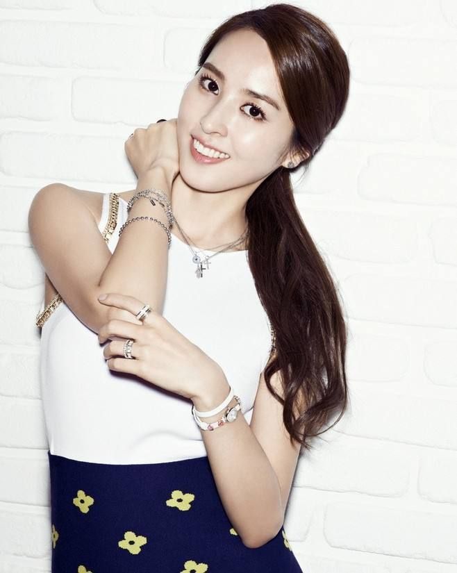 韩惠珍|“校园女神”韩惠珍：在巅峰时刻选择退隐，与小8岁老公很是甜蜜