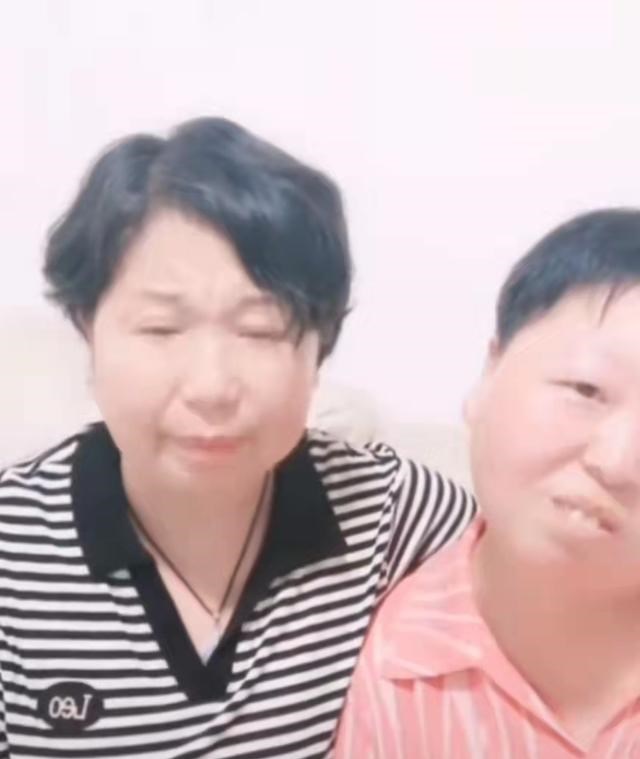 杜新枝 田静被举报偷税，郭威被怒斥不配当辅警，杜新枝支持者最后的疯狂