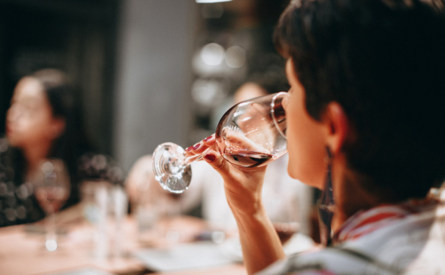 |这三种小人，表面上跟你谈笑风生，暗地里却会利用你陷害你