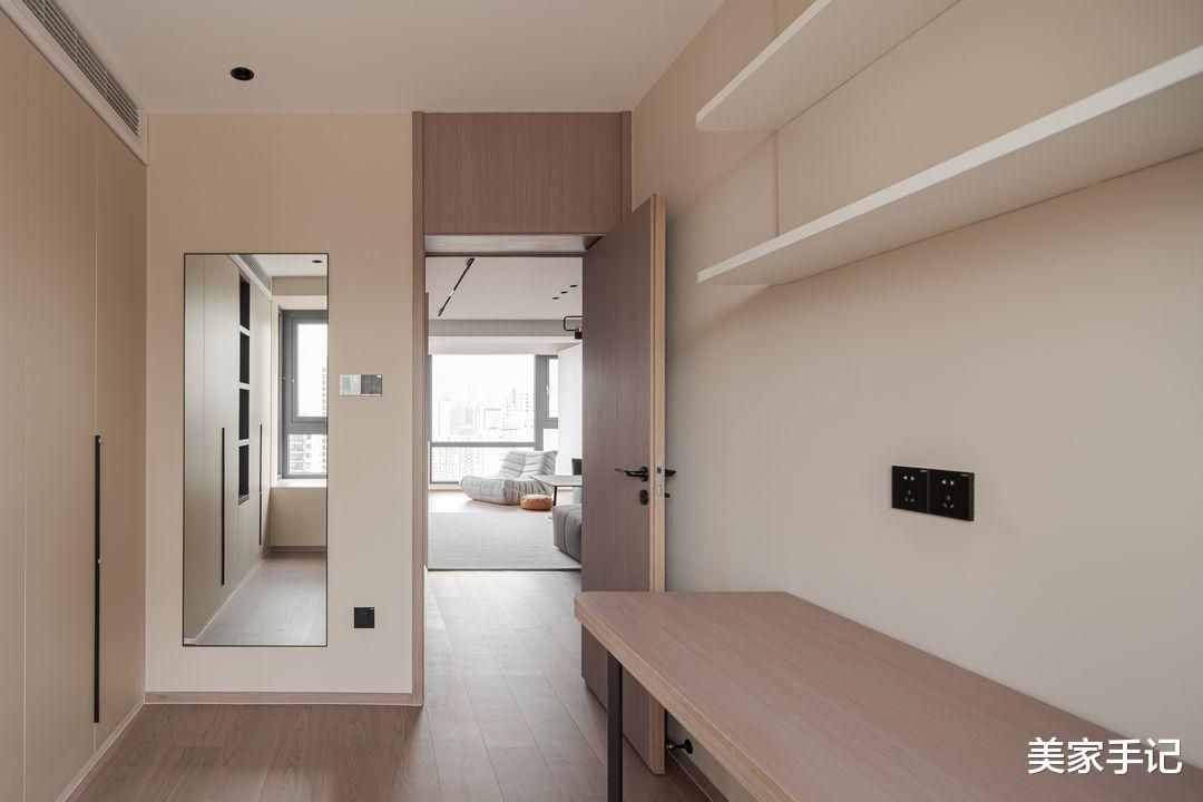 |这对夫妻太有远见，坚持摒弃阳台，电视墙打满柜子，场面实用大气