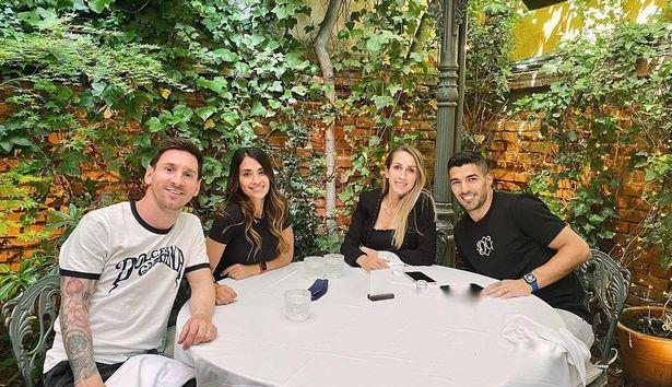 马德里竞技|从3-0到4-0！马竞踢疯了，冲击11冠+3大纪录，梅西站台苏亚雷斯