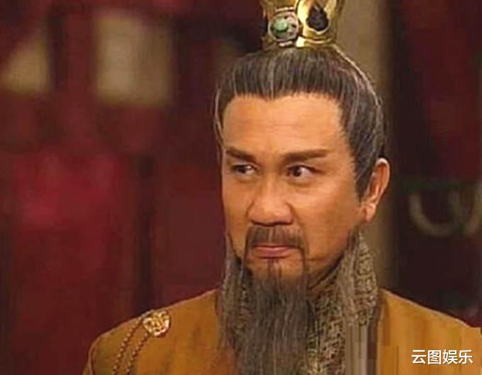 易烊千玺|70岁石修头发浓密帅气十足,与69岁郭锋罕同框,差1岁却像两代人