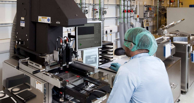 90后宝妈经验|AMSL奉上大礼，国产EUV光刻机研发迎来技术突破，华为手机有救了