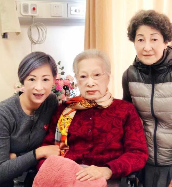 秦怡|苦命的秦怡：女儿反目，儿子打她，丈夫出轨亲妹妹，她只能原谅