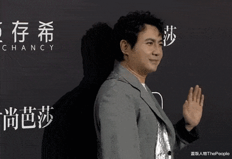 哈利·波特|男星走红毯啥时候也能卷起来？有人穿羽绒服，有人像遛弯老大爷