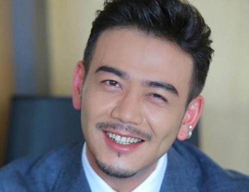 黄晓明|自以为长得很帅，却被现实打脸的男星，黄晓明还好，张大大太自信