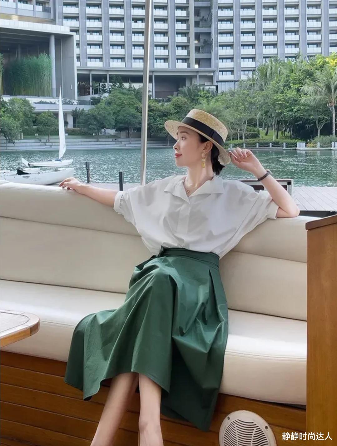 静静时尚达人|不怕年龄大，就怕不打扮！中年女性的8套穿搭示范，时髦减龄