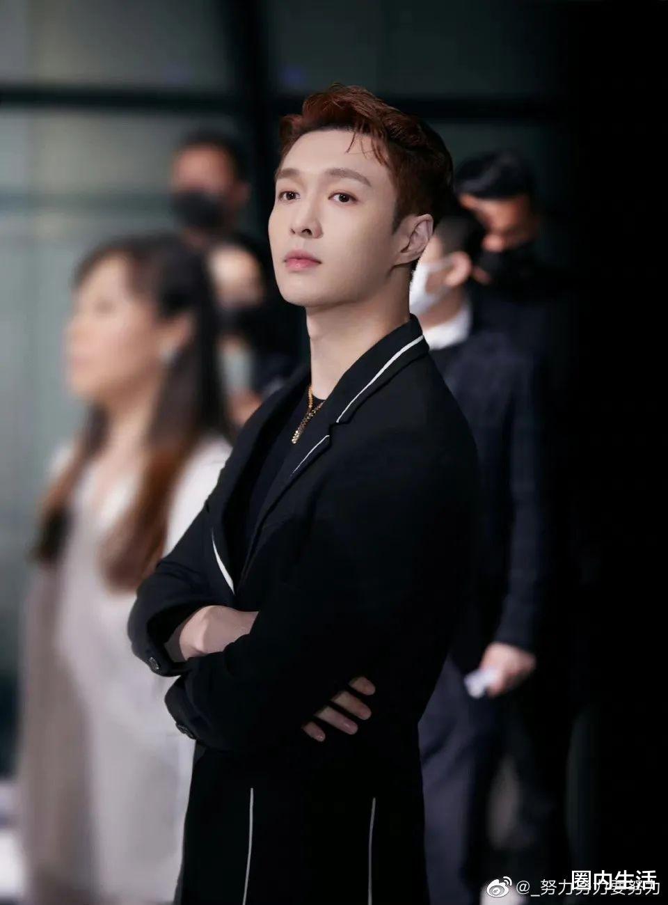 刘涛|刘涛因为在圈内的地位逐渐稳固，所以以她为核心的阵营正在慢慢形成